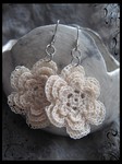 Boucles d'oreille fleur - beige